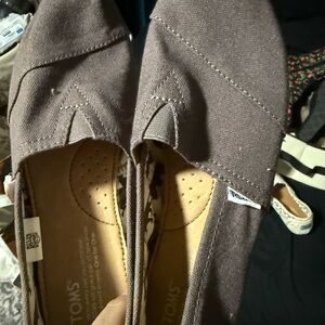 TOMS Women's Brown Canvas Loafers